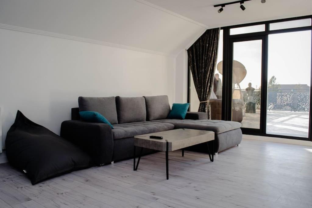 Apartmán Pentgarden Penthouse Jacuzzi Târgu Jiu Exteriér fotografie