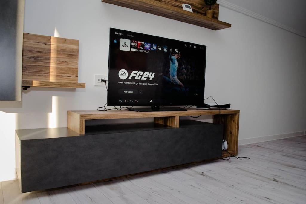 Apartmán Pentgarden Penthouse Jacuzzi Târgu Jiu Exteriér fotografie