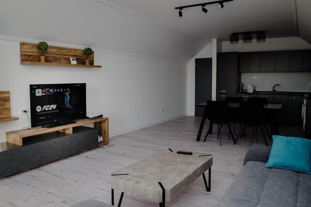 Apartmán Pentgarden Penthouse Jacuzzi Târgu Jiu Exteriér fotografie