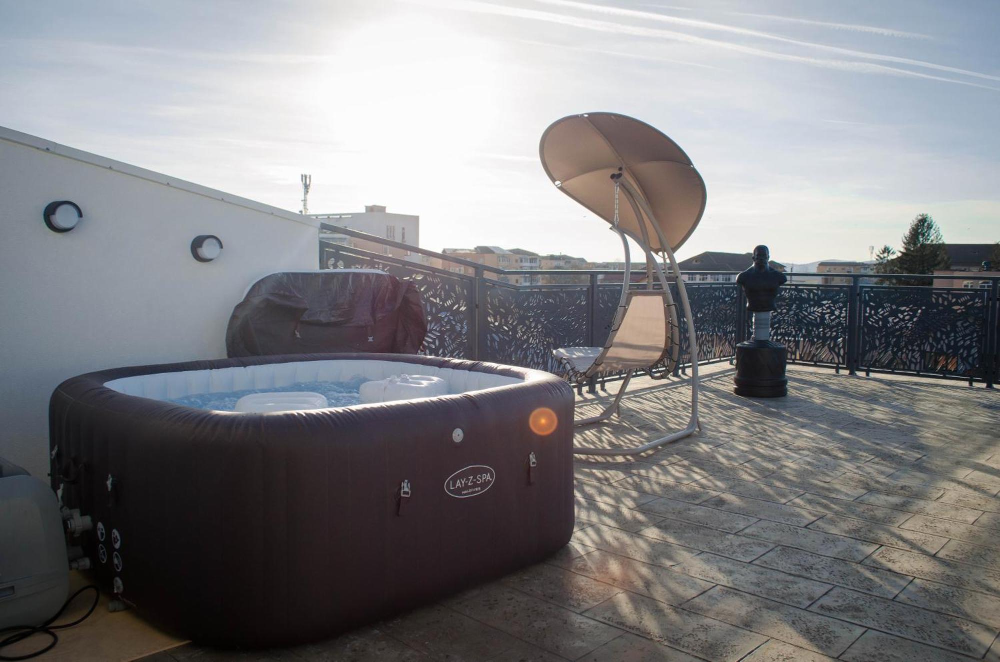 Apartmán Pentgarden Penthouse Jacuzzi Târgu Jiu Exteriér fotografie